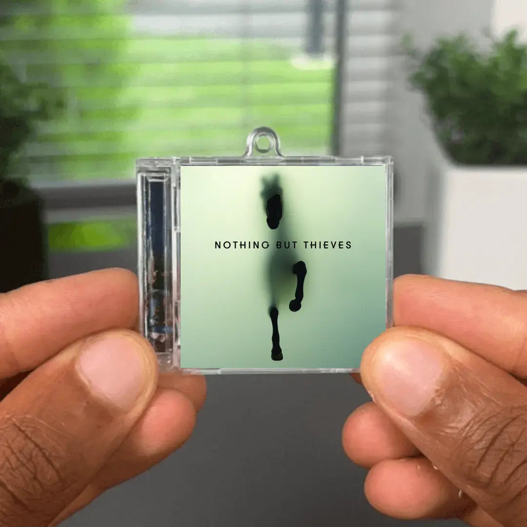 Nothing But Thieves (Deluxe) Albumtag