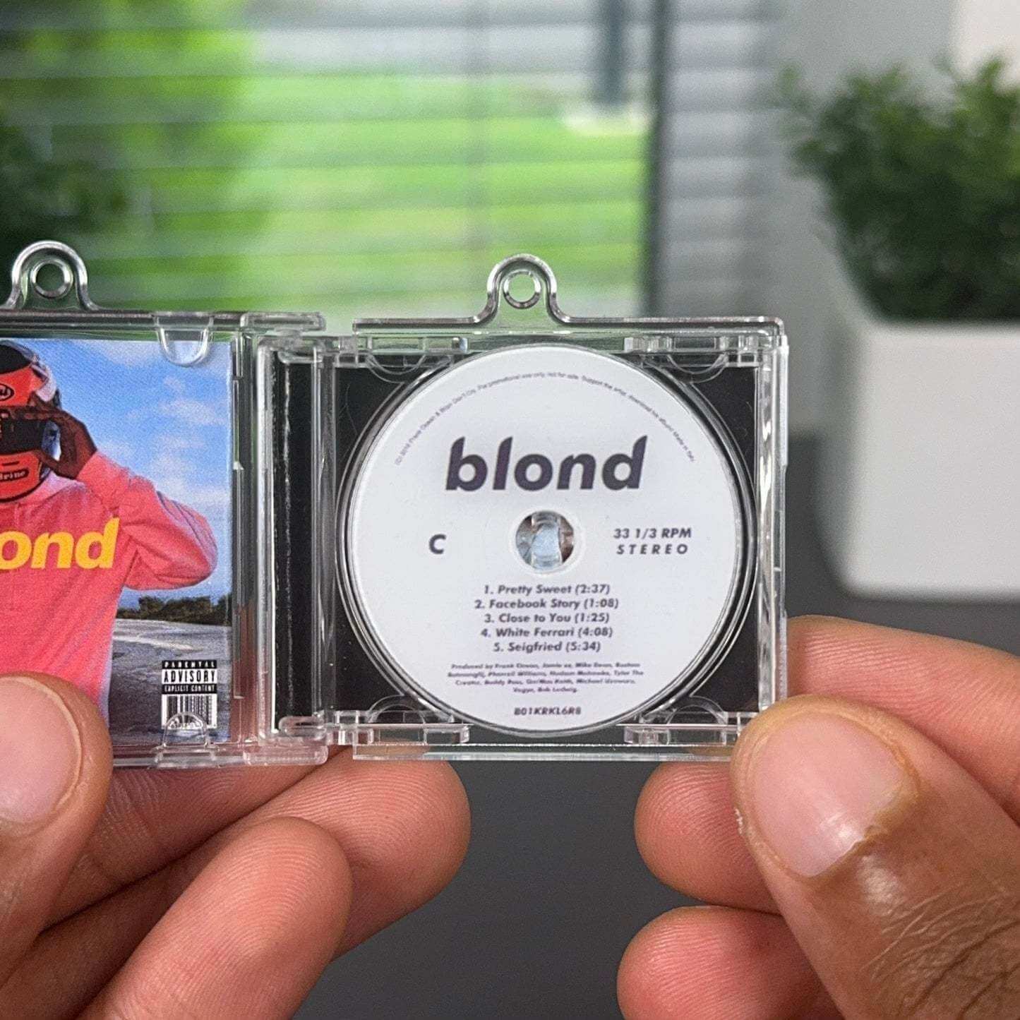 Blond NFC Keychain