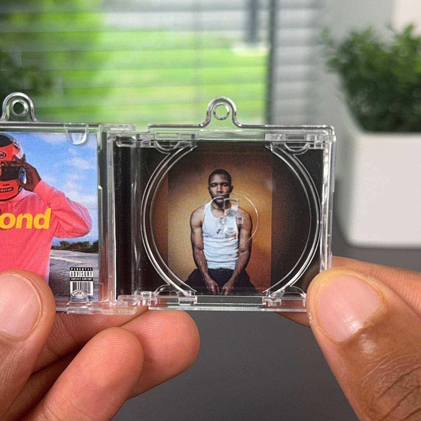 Blond NFC Keychain